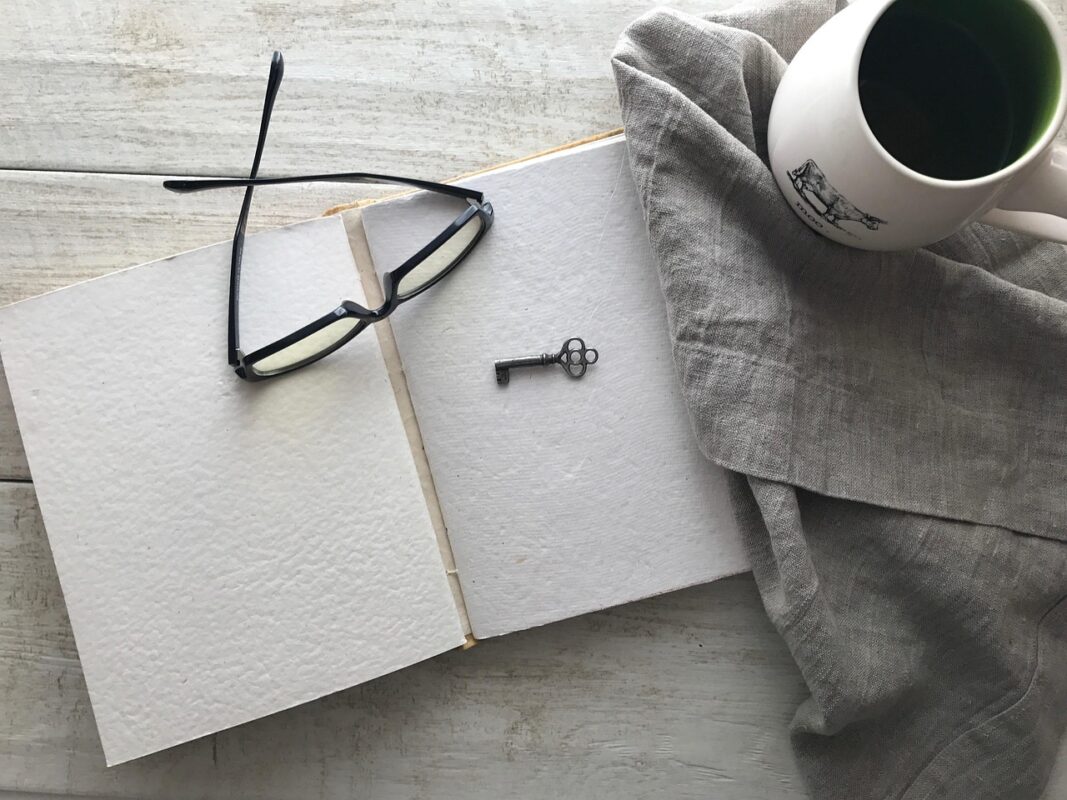 How we pack clear-lens and reading frames for the courier